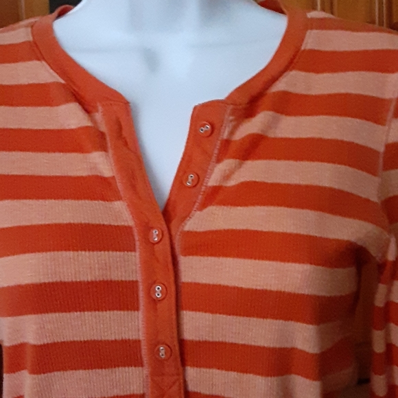 American Eagle Outfitters Orange v neck Henley - Picture 2 of 10